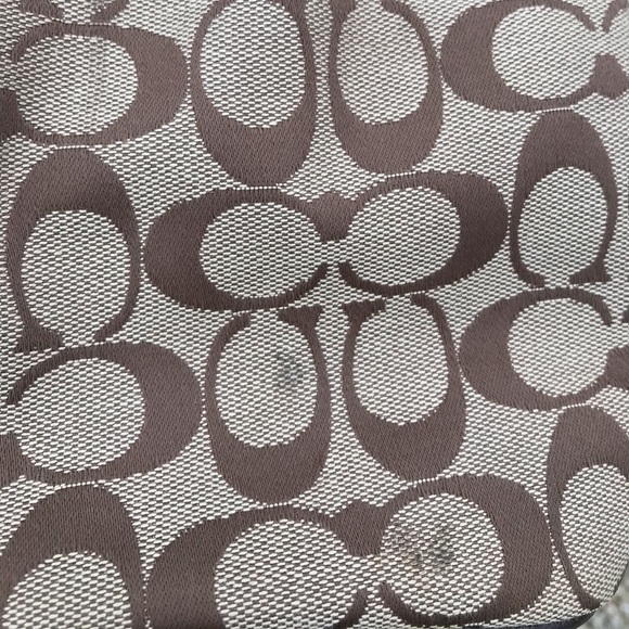 🚨 SOLD 🚨 Coach Signature Purse - Picture 3 of 5